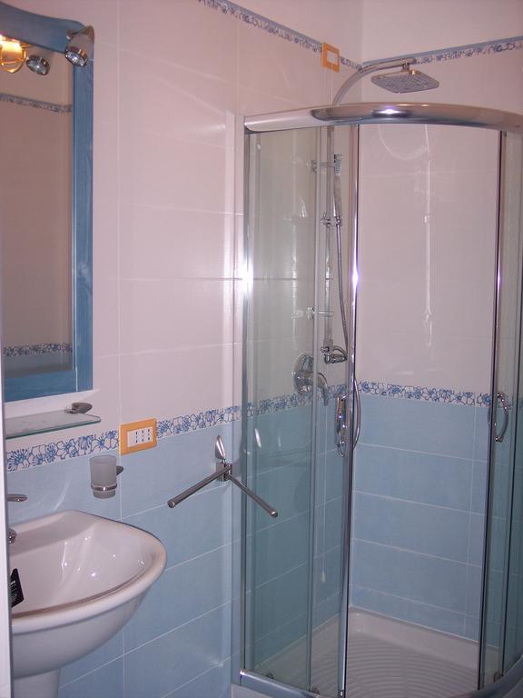 Hotel Da Carlo La Maddalena  Zewnętrze zdjęcie